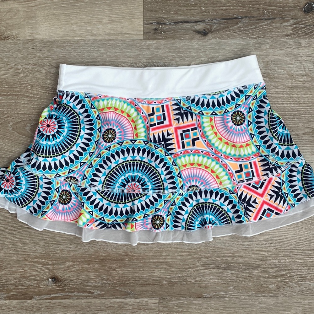 Sofibella medallion pattern tennis/athletic skirt. Excellent condition. Size XS